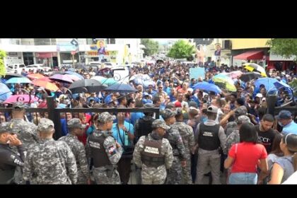 Militares intentan impedir marcha pacífica de la Marcha Verde en Santo Domingo e Arrestar a sus dirigentes