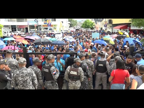 Militares intentan impedir marcha pacífica de la Marcha Verde en Santo Domingo e Arrestar a sus dirigentes